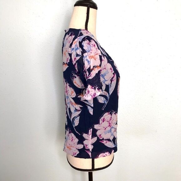 Adorable Floral French Connection Tee - Picture 4 of 10